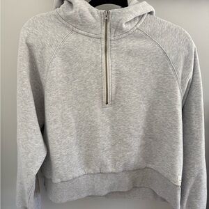 Vuori Light Gray Sweatshirt size L